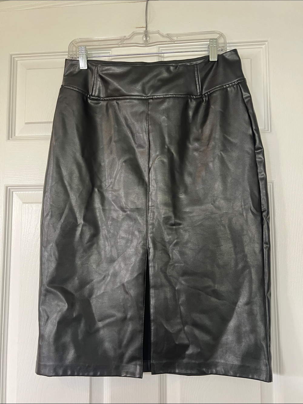 Laundry By Shelli Segal Black Faux Leather Pencil Skirt with Front Vent